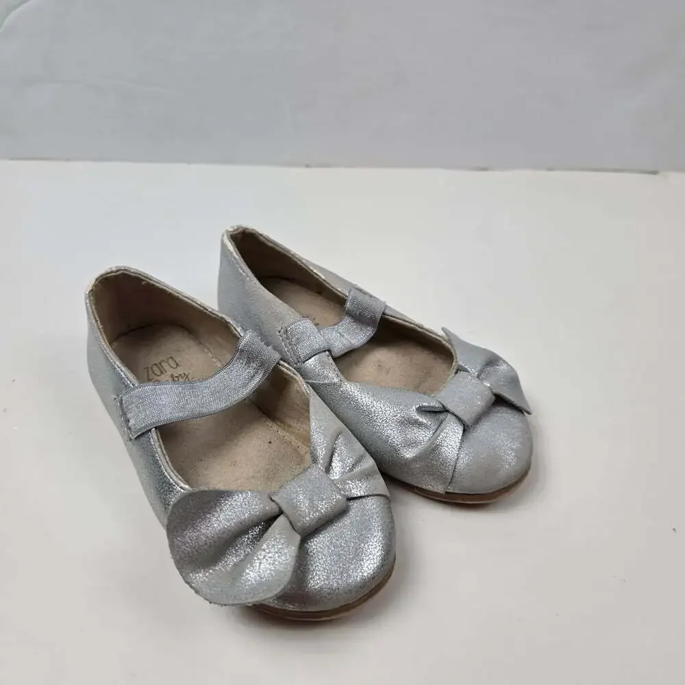 Zara Girls Silver Kids Ballet Flat Shoes with Bow Size 20 (US 4)